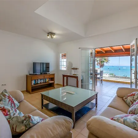 Marina I Beachfront By Holidays ヴィラ *