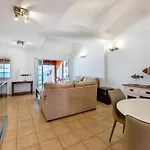Willa Marina I Beachfront By Holidays
