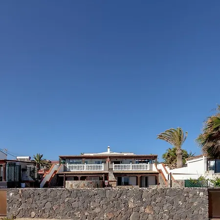 Vila Marina I Beachfront By Holidays *