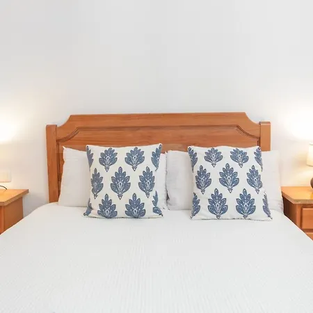Vila Marina I Beachfront By Holidays