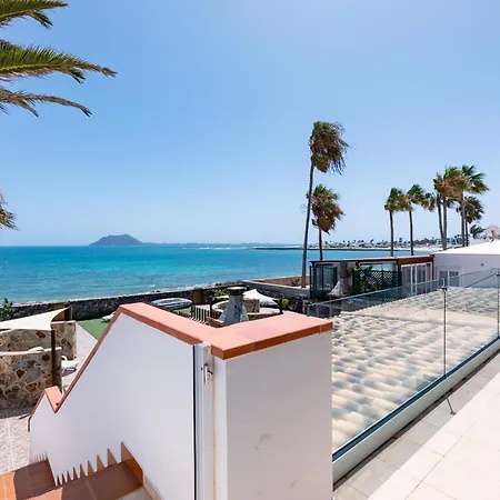 Marina I Beachfront By Holidays Vila *