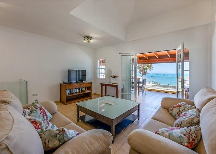 Marina I Beachfront By Holidays Villa *